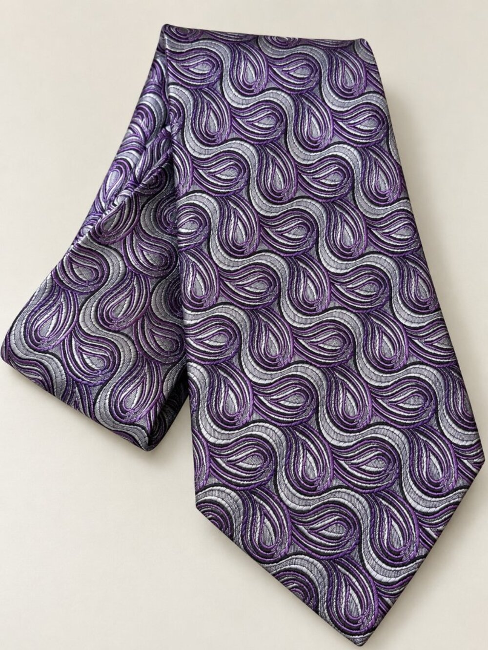 Striking! Platinum Designs Purple & Silver Paisley Tie